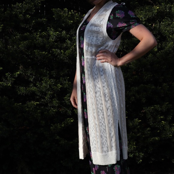 NWT Gap Long Knit Vest - Picture 2 of 4